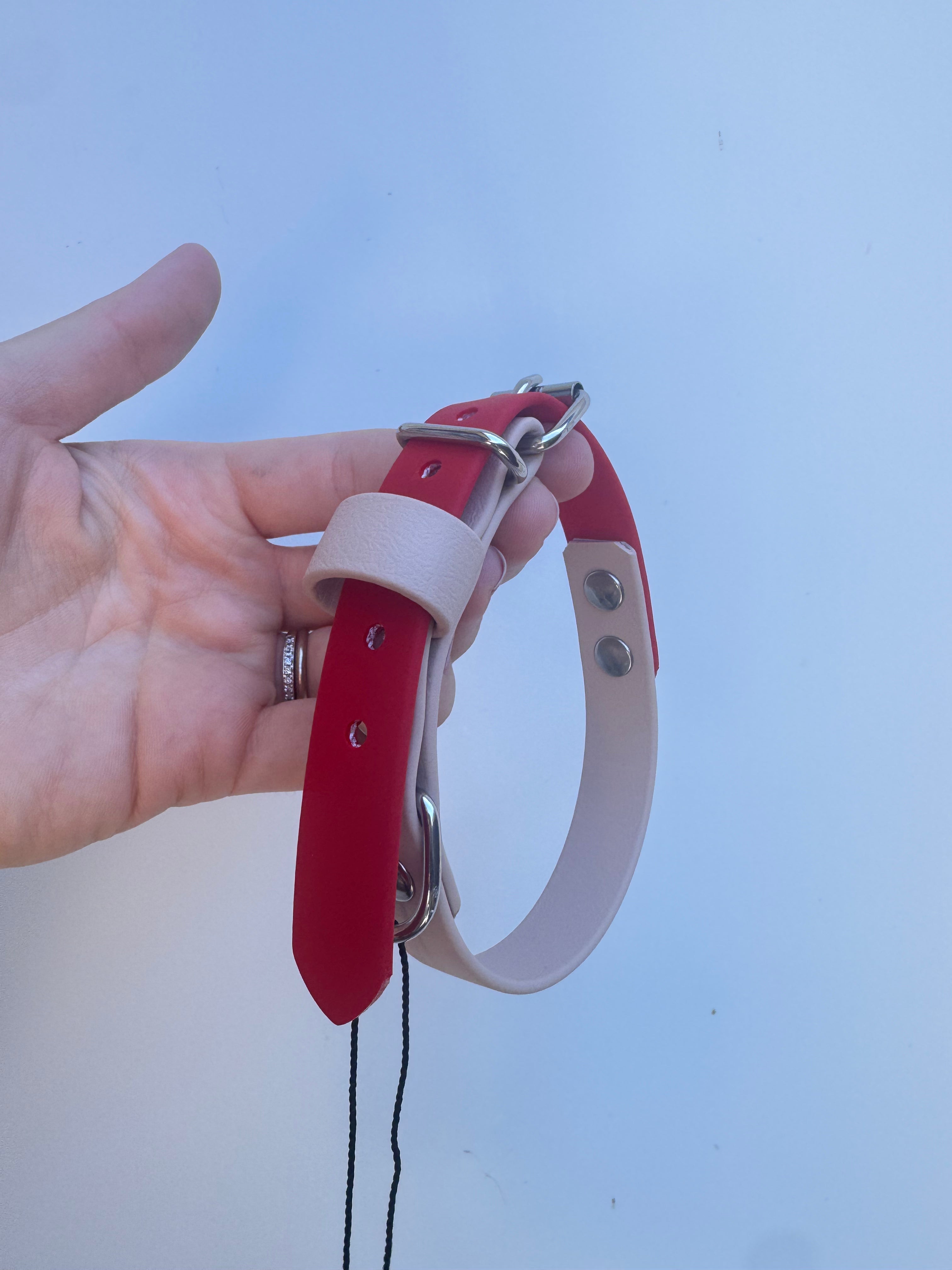 S (29-35m neck) Red/Sand Collar (roller buckle)