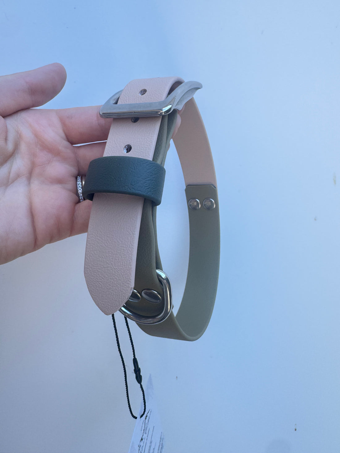 L (40-47cm neck) Khaki/Sand/Moss collar