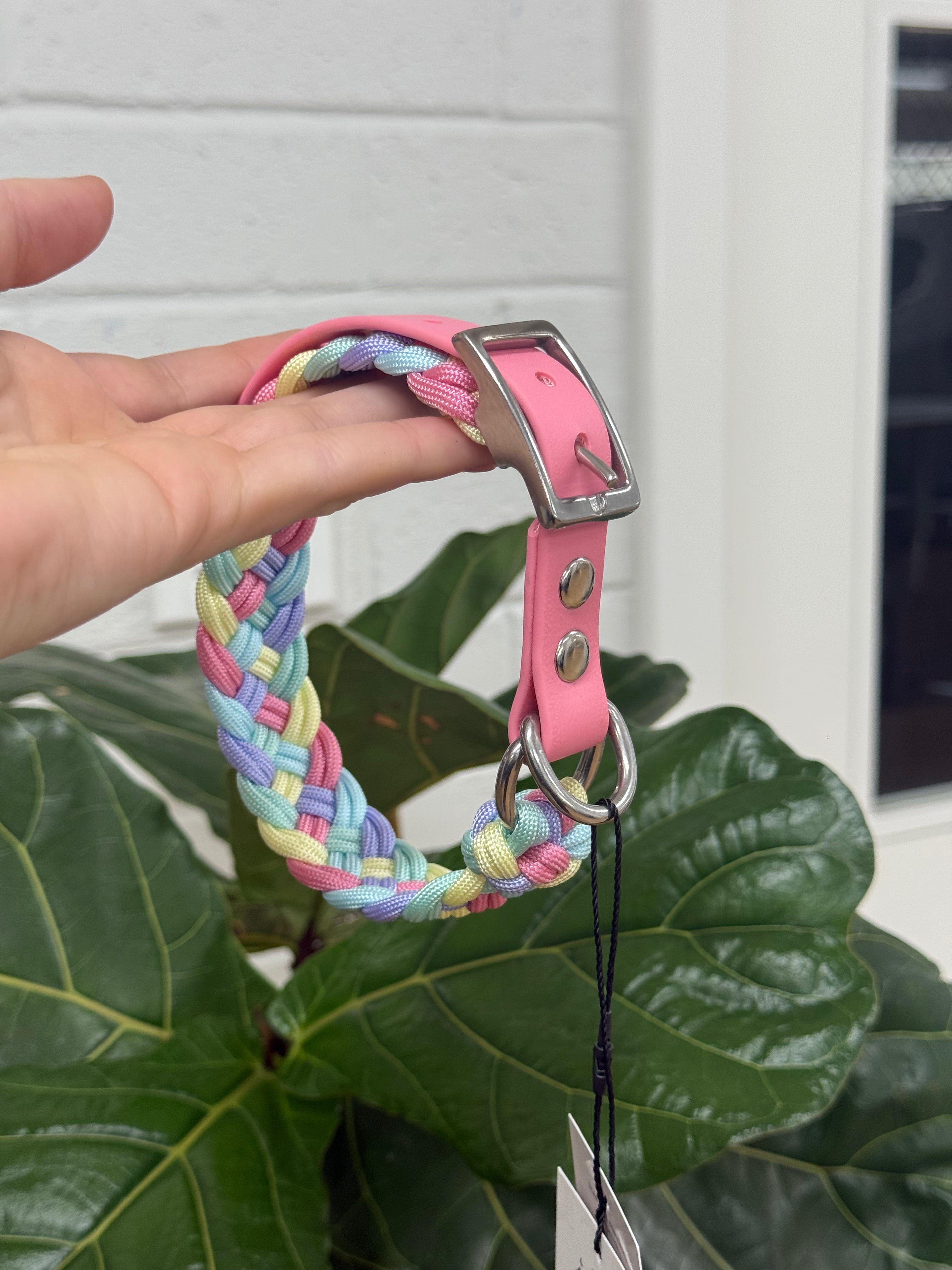 Paracord Collar - Size Medium