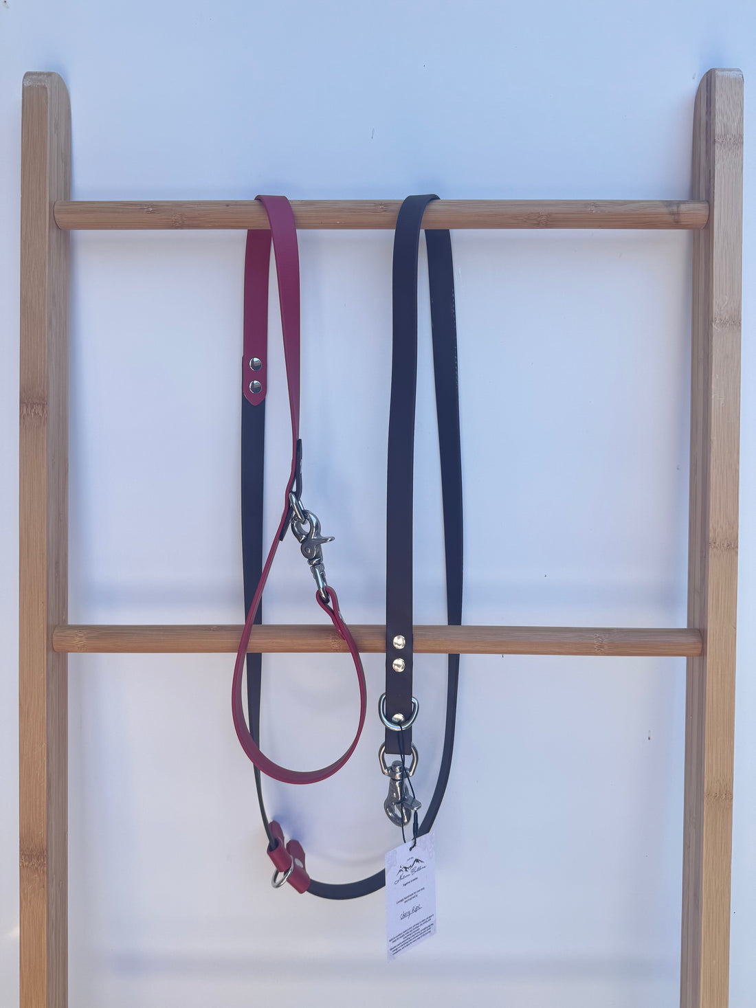 Dark Brown/Red Multifunctional Lead