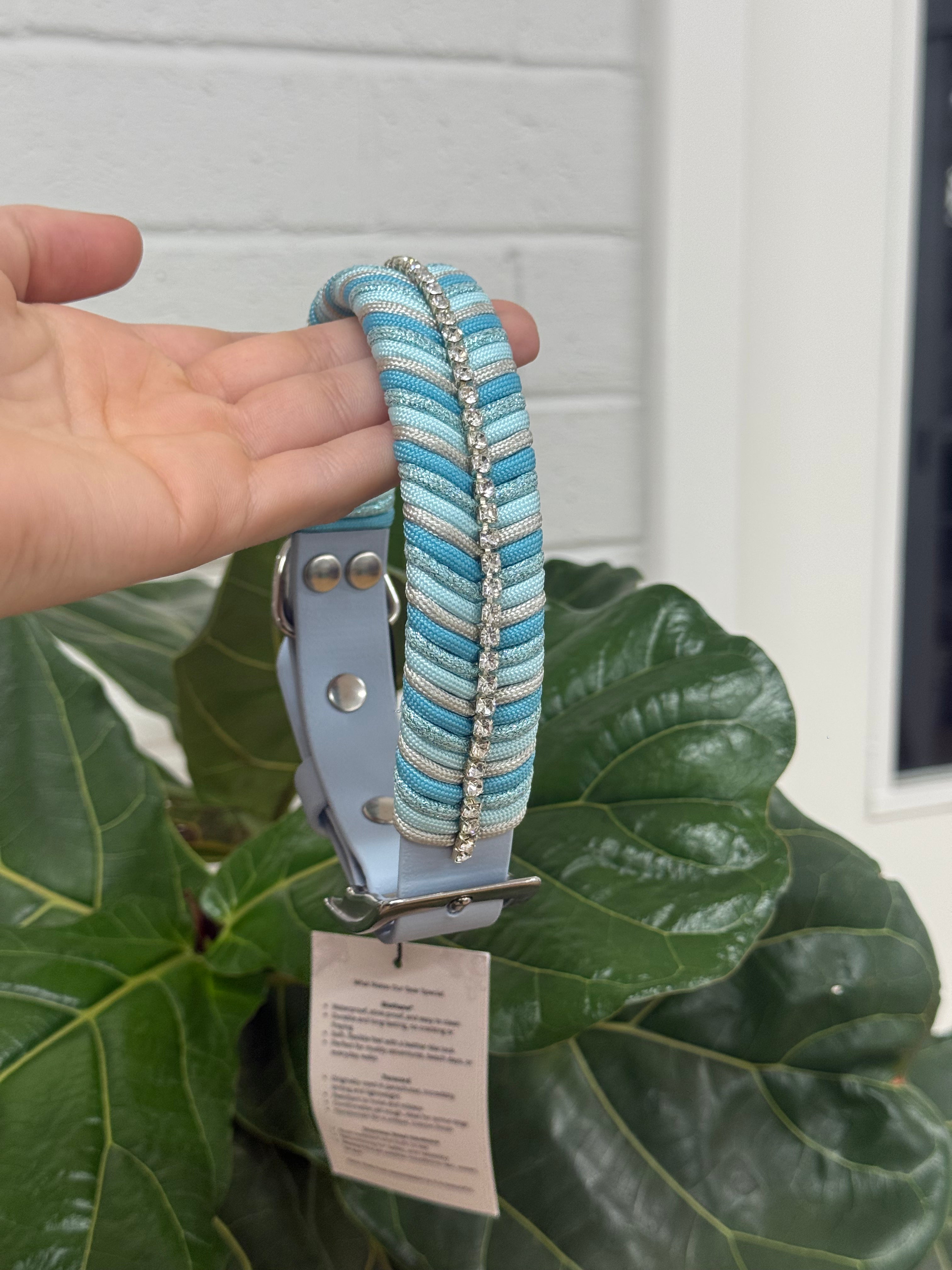 Paracord Collar - Size Medium