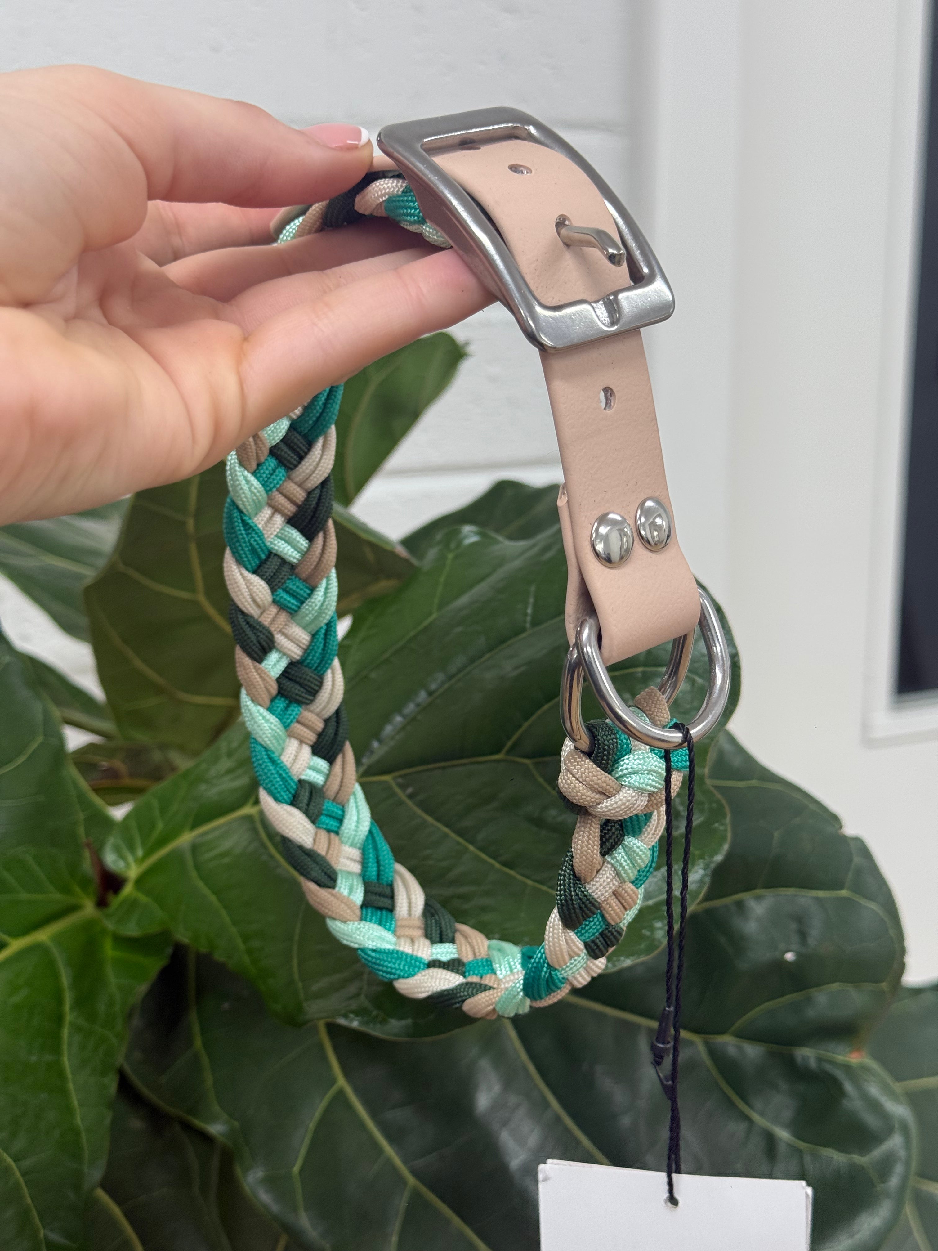 Paracord Collar - Size Large