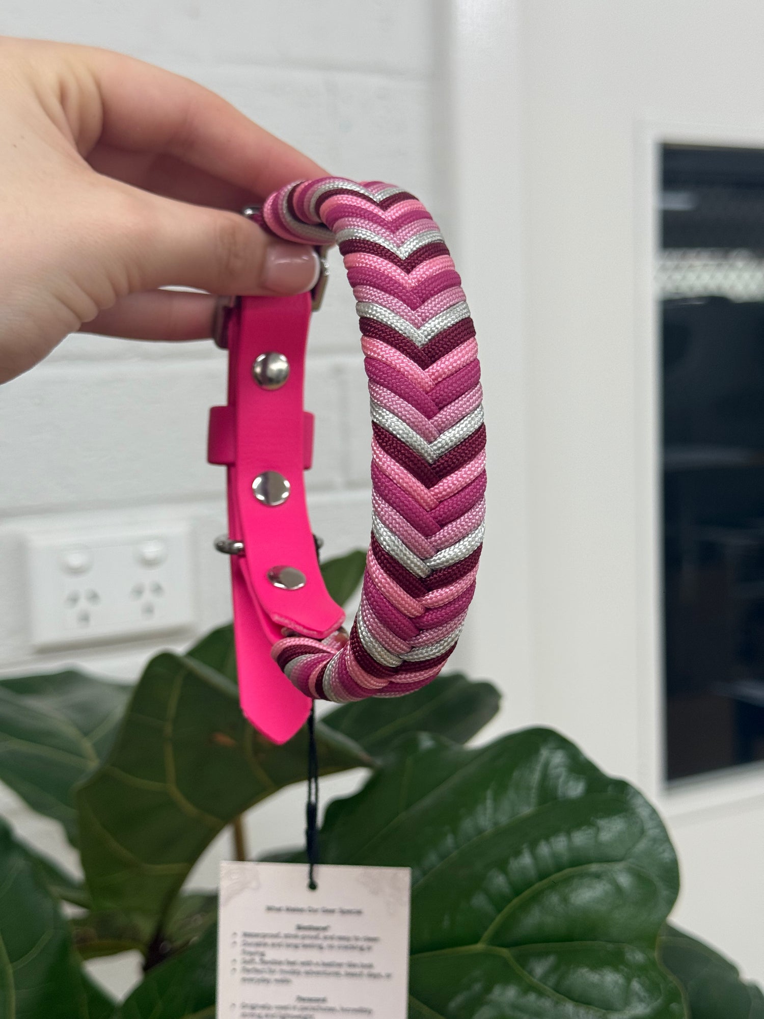 Paracord Collar - Size Medium